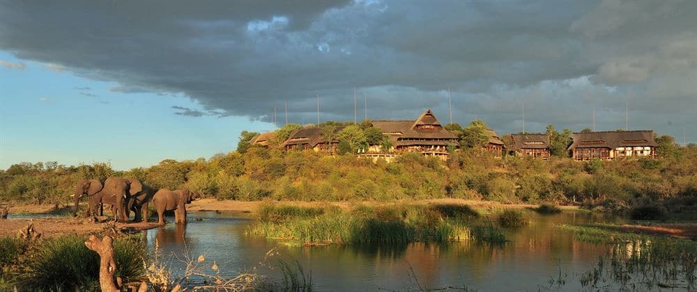 Victoria Falls Safari Lodge Eksteriør bilde